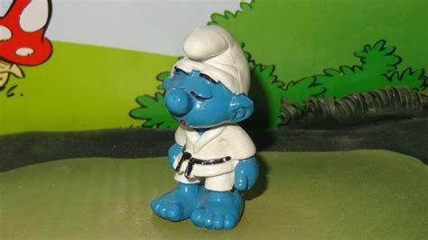 Smurfs Judo Smurf Karate Black Belt Rare Vintage Display Figurine