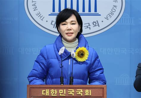 민주 부산경찰청장 고발“이재명 피습 현장 증거인멸” 시사저널