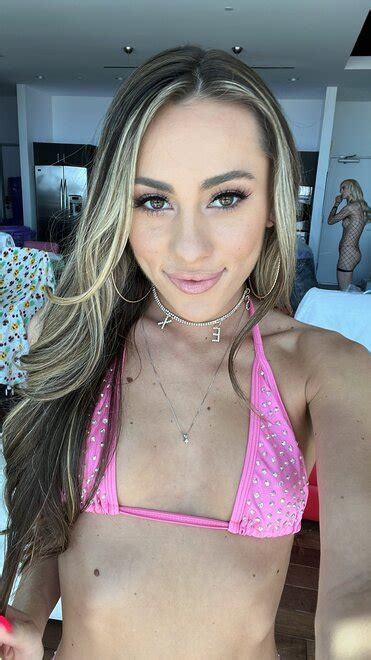 Mackenzie Mace Hot Selfies FQ Q ZVEAAvaPI Large Porn Pic