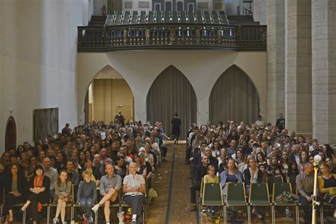 Das Fbz Halle Lud Zur Feierlichen Zeugnis Bergabe