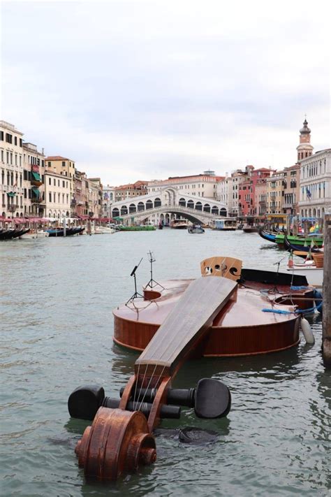 33 Photographs Of Pink Floyd Concert In Venice On A Massive Floating