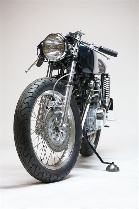 Jaw Dropping 1975 Honda Cb550 Cafe Racer Looks Fit For The Matrix Universe Autoevolution