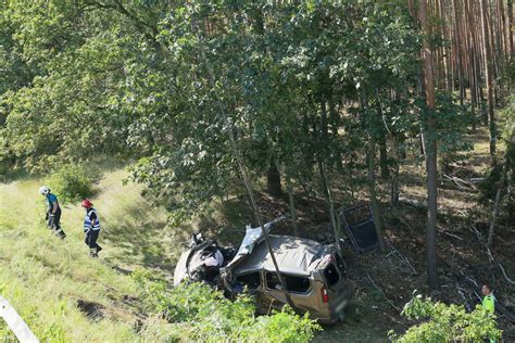 Wielkopolska Koszmarny Wypadek Nie Yj Dwie Osoby Siedem Jest Rannych