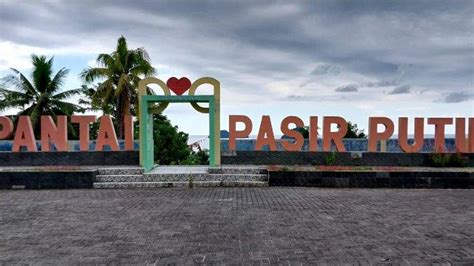 Keindahan Wisata Pantai Pasir Putih Pulau Tiga Bolaang Mongondow