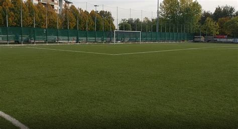 Lavori di rifacimento di tre campi da calcio in città come cambia la