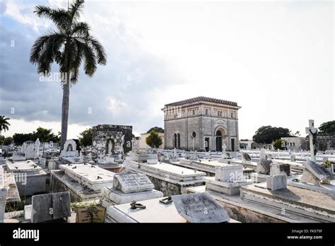 Cementerio Cristóbal Colón En La Habana Cuba Cemetario De Colón