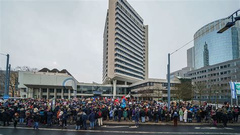 Hessen Rund 3000 Menschen Demonstrieren Gegen Rechtsextremismus N Tv De