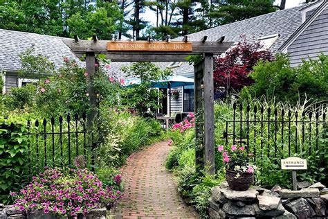 Morning Glory Inn York Maine Bed And Breakfast Front Entrance