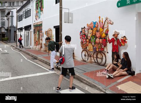 A Colourful Street Mural Singapore South East Asia Stock Photo Alamy