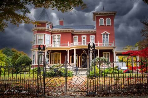 Stephen Kings Home In Bangor Maine New England Fall Foliage