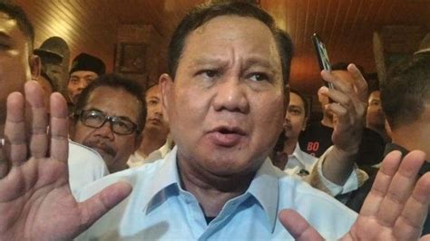 Wajah Kaget Prabowo Saat Relawan Bilang Gibran Cocok Jadi Cawapres