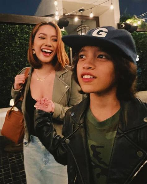 Hot Mama Yang Semakin Cetar Lihat Potret Seksi BCL Saat Liburan Di AS Paling Seru