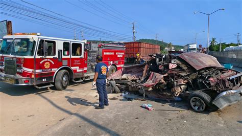 Hombre Vive De Milagro Tras Impactarse Contra Caja De Tráiler Y Volcarse Al Sur De Mazatlán