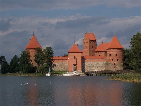 Trakai Island Castle : r/Castleporn