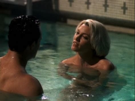 Donna W Scott nude pics página 1
