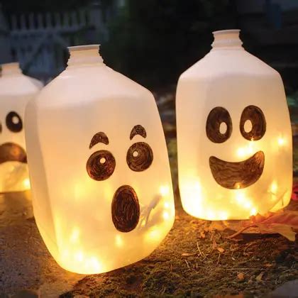 25 Cool DIY Halloween Lanterns And Luminaries - Shelterness