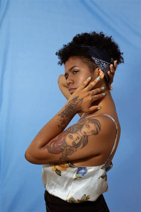 Tattoo On Black Skin Read Our Expert Advice And Tips For Dark Skin