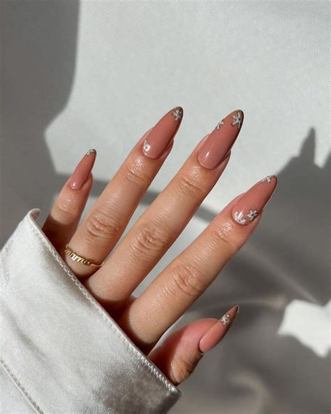 Stylish Fall Almond Nails To Inspire You