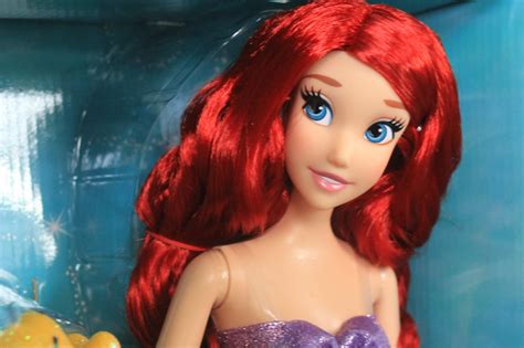 Cozy Comforts And Dolls Disney Deluxe 18 Inch Feature Ariel Doll Singing And Light Up Feature