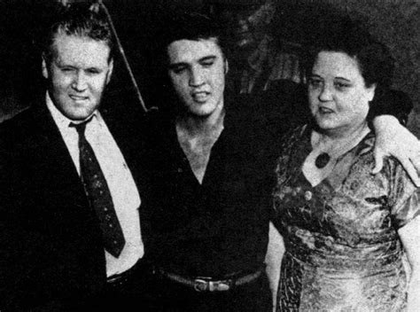 Elvis And His Parents - Elvis Presley Photo (43857697) - Fanpop