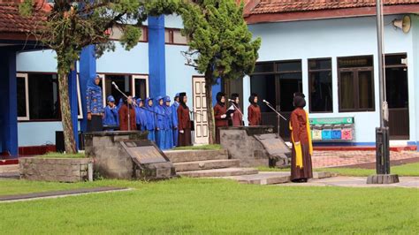 Sma Negeri Talun Gelar Upacara Peringatan Hari Kartini Dengan