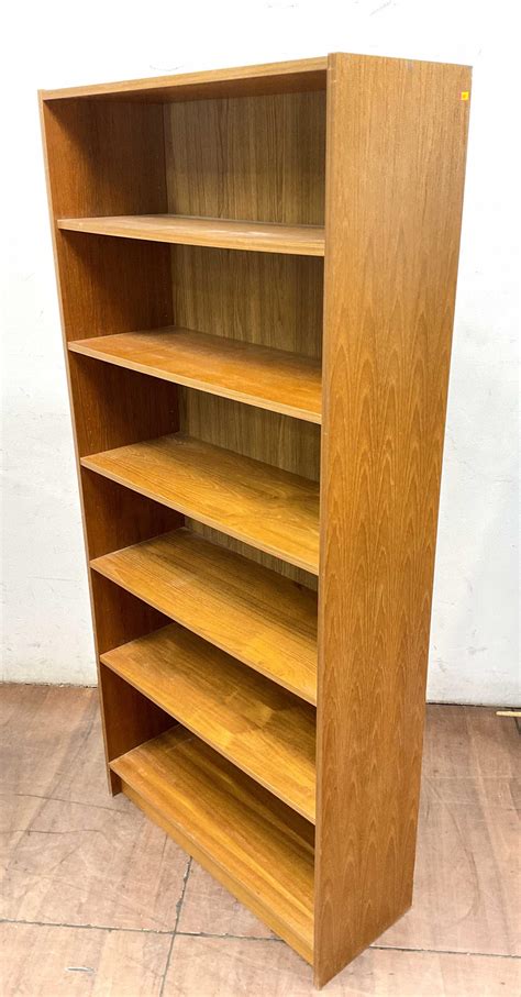 Lot Tall Traditional Style Oak Laminate Bookcase