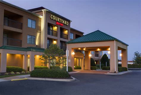 Courtyard by Marriott Airport