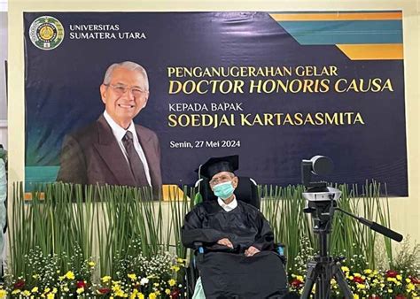 Usu Anugerahi Soedjai Kartasasmita Gelar Doktor Honoris Causa