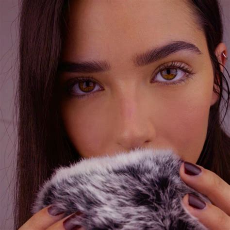 Mic Brushing & Gentle Whispering - ASMR Glow - 单曲 - 网易云音乐