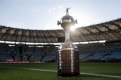 Conmebol Libertadores divulga uniformes de Fluminense e Atlético MG