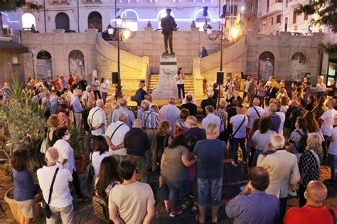 Comunali Reggio Calabria bagno di folla per Angela Marcianò basta