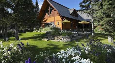 Buffalo Mountain Lodge , Banff Review | The Hotel Guru