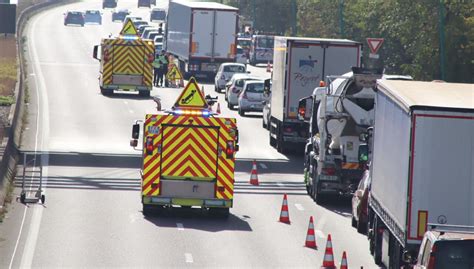 Toulouse Accident Entre Un Camion Et Une Voiture Des Bouchons Sur Le