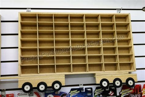 Remolque Trailer Coleccionador Repisa Para Colgar En Madera Para 49 Pz