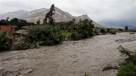 Las Fuertes Lluvias Por El Ciclón Yaku Persisten En Perú Con Lima En