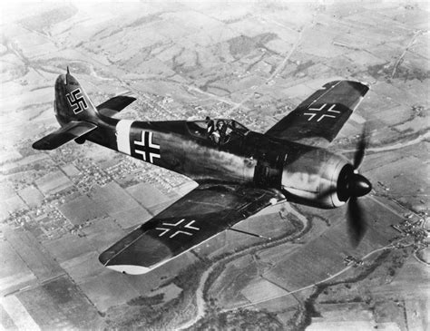 Немецкий истребитель Focke Wulf Fw 190 Военное оружие и армии Мира