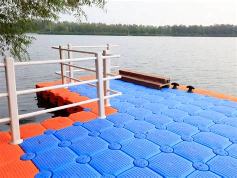 Maximize Your Waterfront Appeal With These Modern Boat Dock Ideas