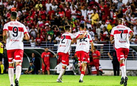 Crb Vence Athletico E Larga Em Vantagem Na Fase Da Copa Do Brasil