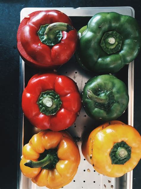 Gef Llte Paprika Mit Faschiertem Kipferl Und Paradeiser