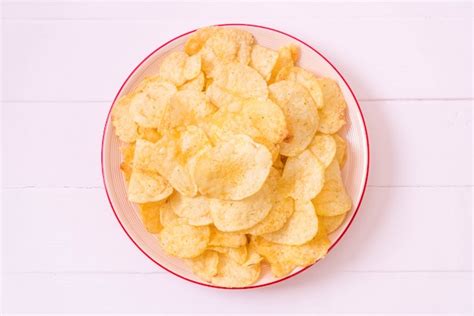 Premium Photo Potato Chips On Plate