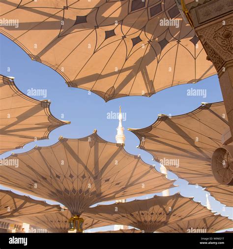 Madinah Arabia Saudita Agosto Peregrinos Musulmanes Visitar