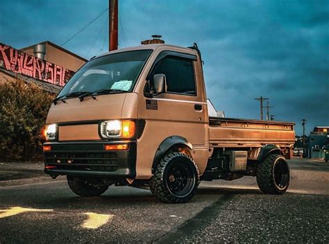 The Daihatsu Hijet Kei Truck Connect