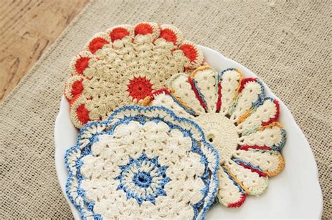 Set Of Three Vintage Pot Holders Crochet In Various Patterns 16 00