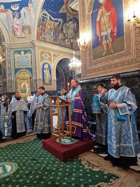 Episcopul Ioan al Sorocii a citit Acatistul Acoperământului Maicii