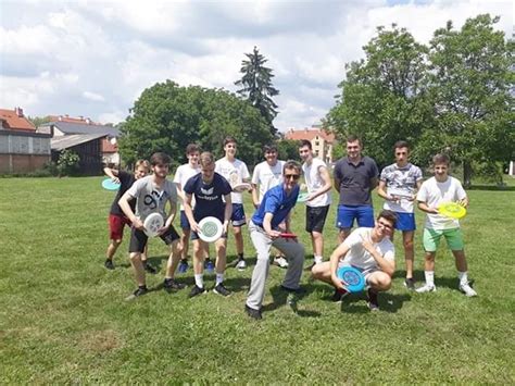 Baci frizbi uhvati sport program kojim se učenike želi potaknuti