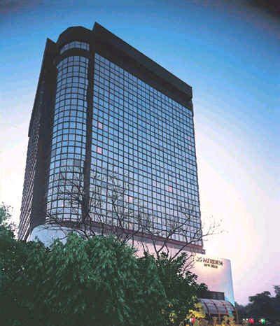 5 Star Luxury Le Méridien New Delhi Hotel Package in Delhi - Travel ...