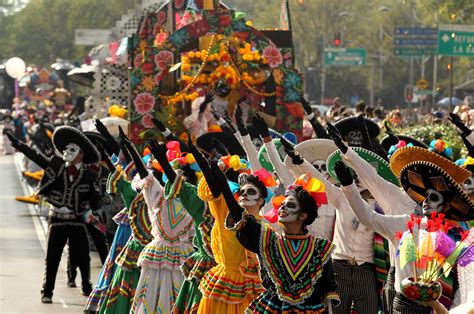 Desfile Del Día De Los Muertos En La Cdmx Una Tradición Que Impuso