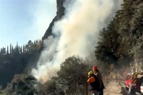 Incendio Sulla Ponale Fumo Visibile Da Chilometri Di Distanza