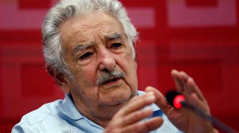 El expresidente de Uruguay José Mujica anuncia que tiene un tumor en el