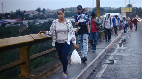 Migrant Caravan Heads Toward Mexicos Southern Border